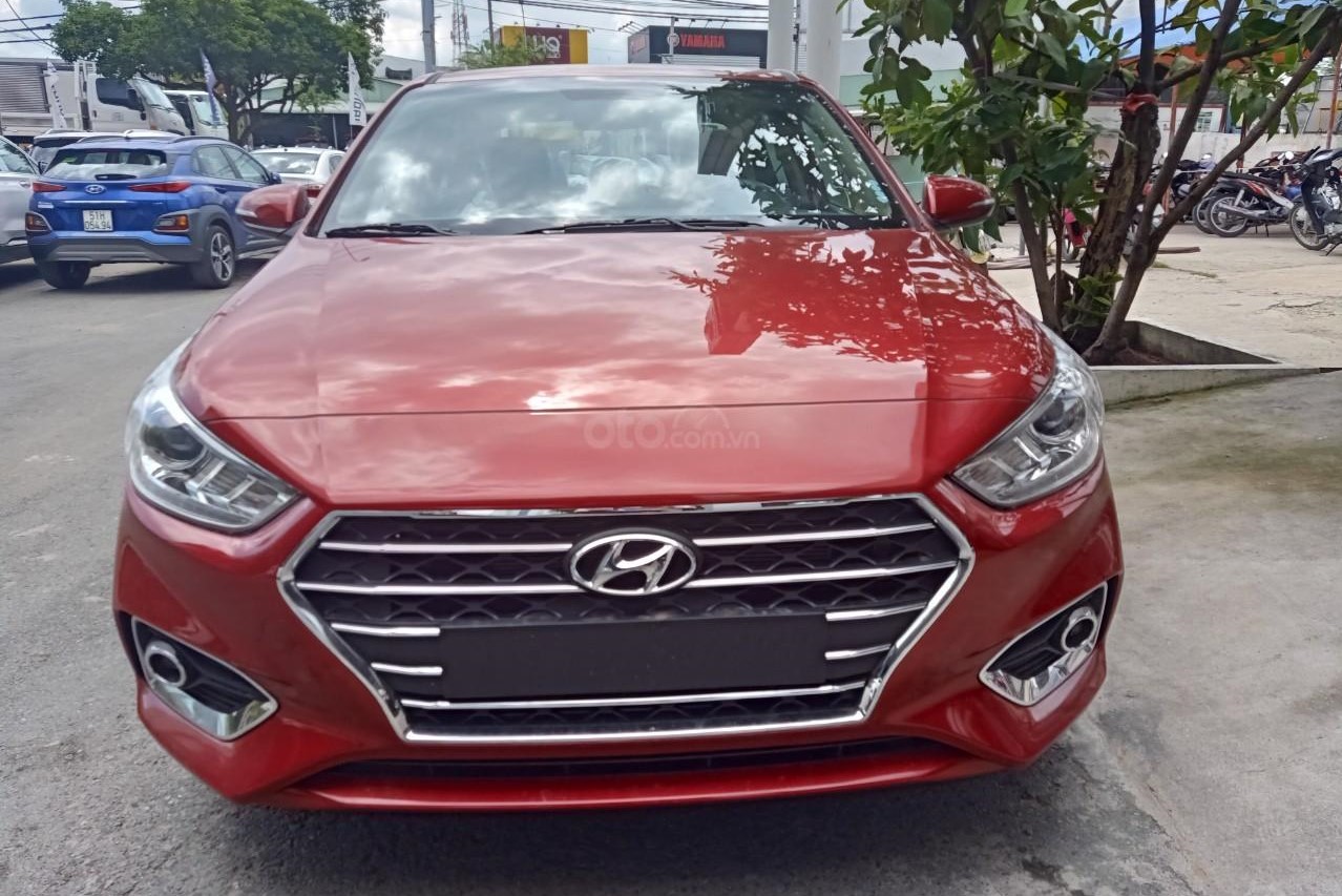 So sánh xe Hyundai Accent 2019 và Suzuki Ciaz 2019 về thiết kế đầu xe a2