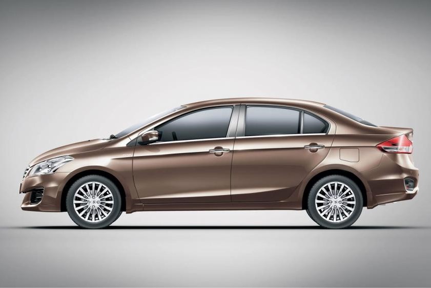 So sánh xe Hyundai Accent 2019 và Suzuki Ciaz 2019 về thiết kế thân xe a2