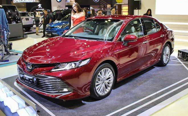 Phân khúc hạng D tháng 8 tiếp tục là "sân chơi" của Toyota Camry.