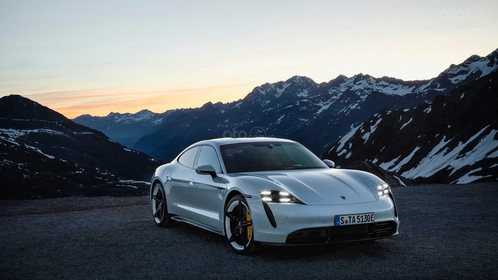 Porsche Taycan 2020.