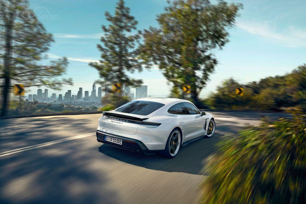 Porsche Taycan 2020.