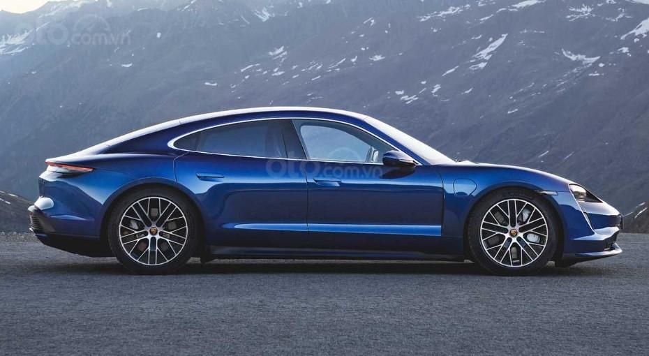 So sánh Porsche Taycan 2020 và Tesla Model S.