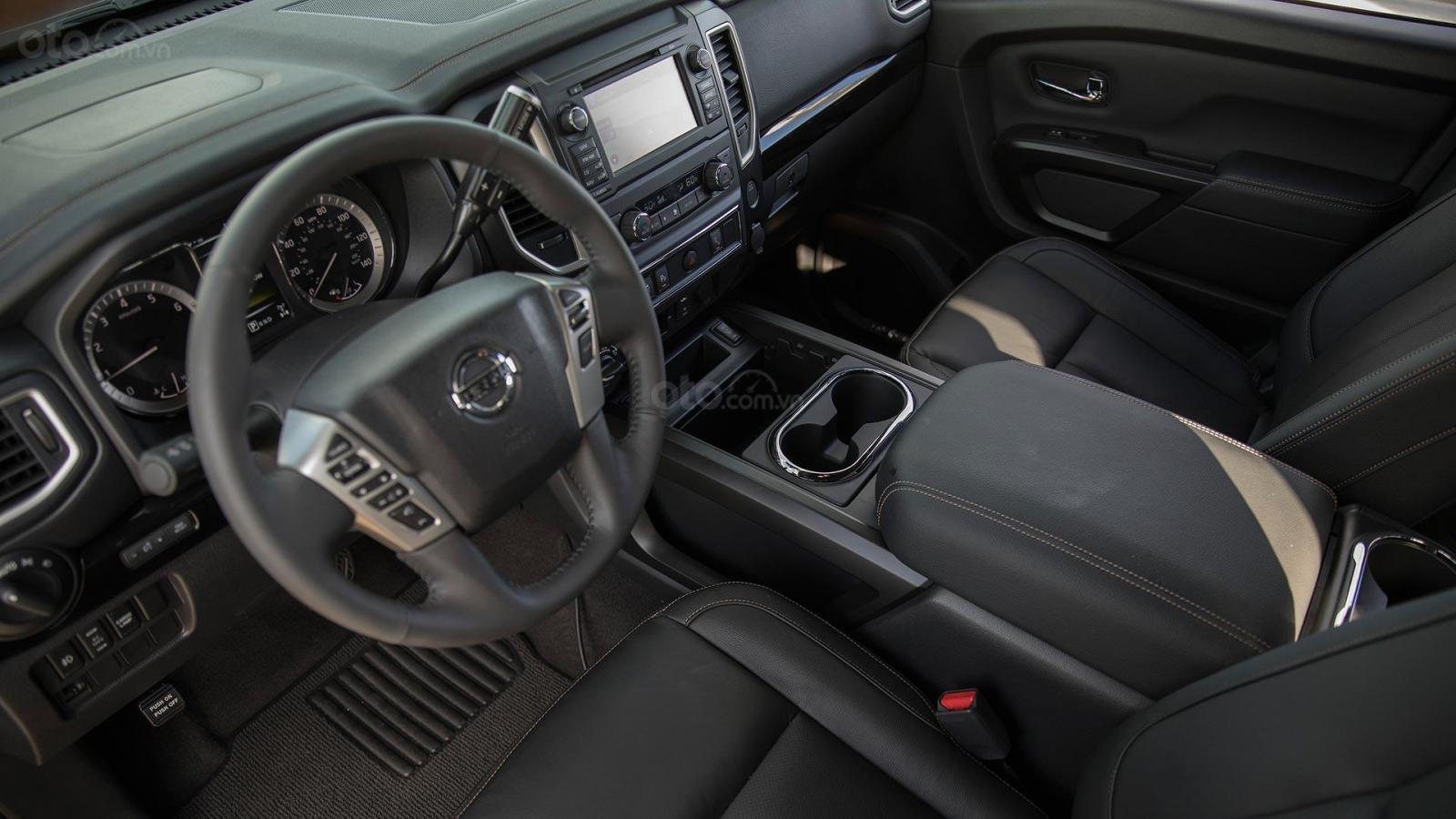 Nissan Titan 2019 Midnight Edition và Frontier 2019 có nội thất mãn nhãn