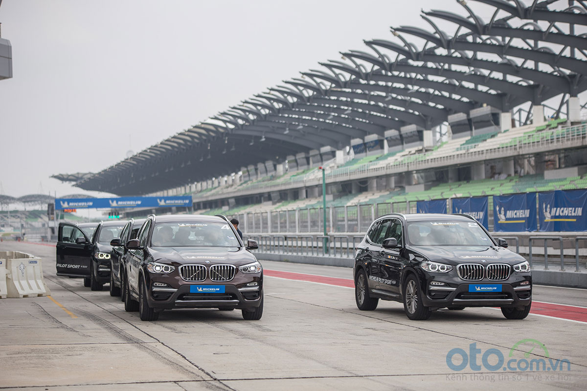 Trải nghiệm sự kiện Michelin Passion Experience 2019 với chiếc xe BMW X3.