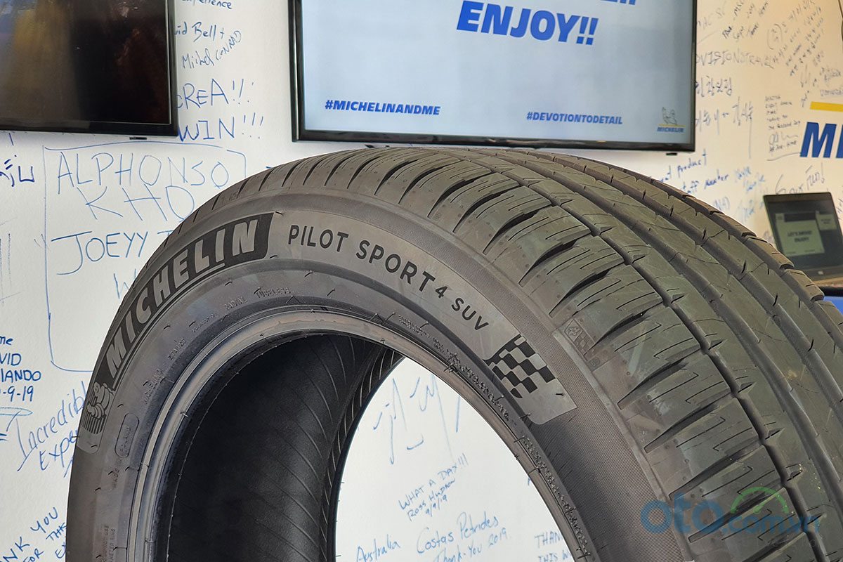 Dòng sản phẩm lốp mới MICHELIN Pilot Sport 4 SUV.