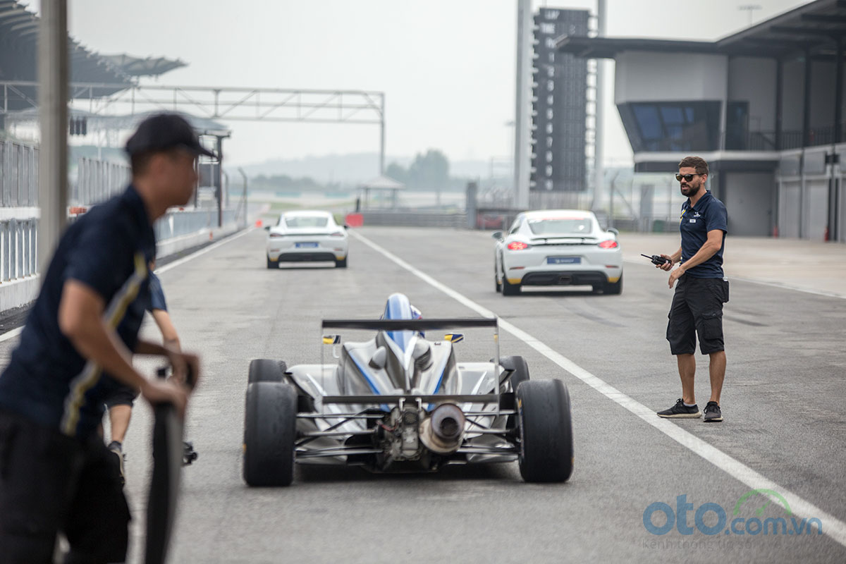 Trải nghiệm sự kiện Michelin Passion Experience 2019 với chiếc xe đua F4.