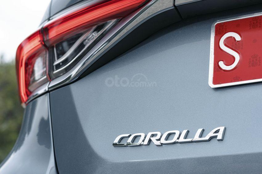 Ảnh chụp đèn hậu xe Toyota Corolla Altis 2020