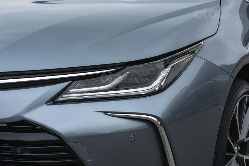 Ảnh chụp đèn xe Toyota Corolla Altis 2020