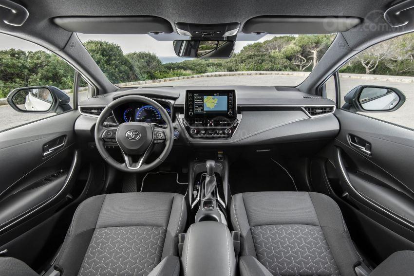 Ảnh chụp nội thất xe Toyota Corolla Altis 2020
