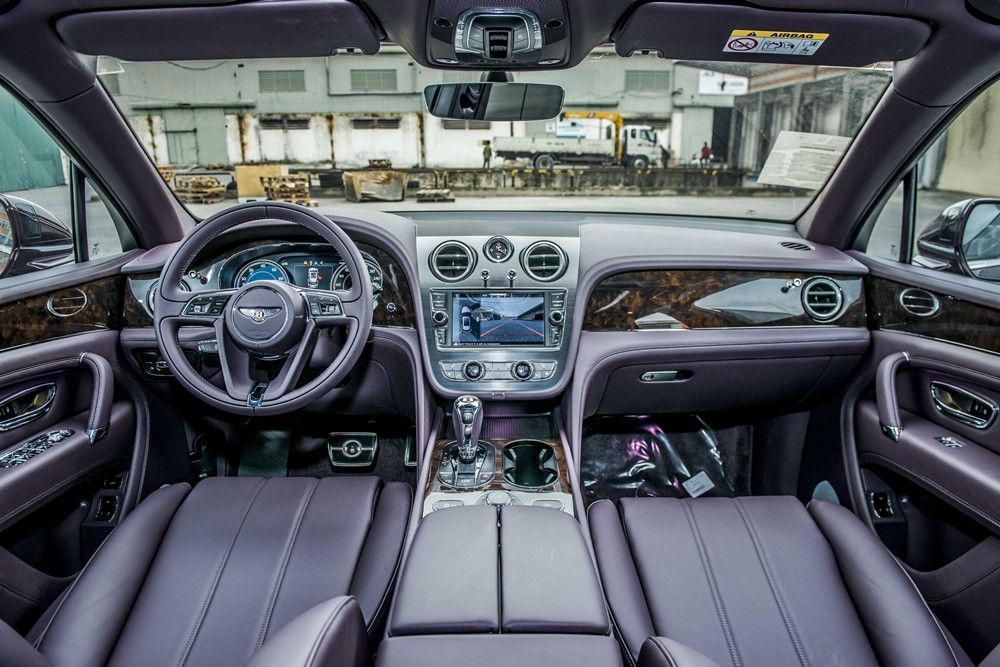 Nội thất Bentley Bentayga V8 thứ 2