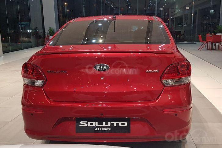 So sánh xe Kia Soluto 2019 và Hyundai Accent 2019: Thiết kế đuôi xe Soluto 2