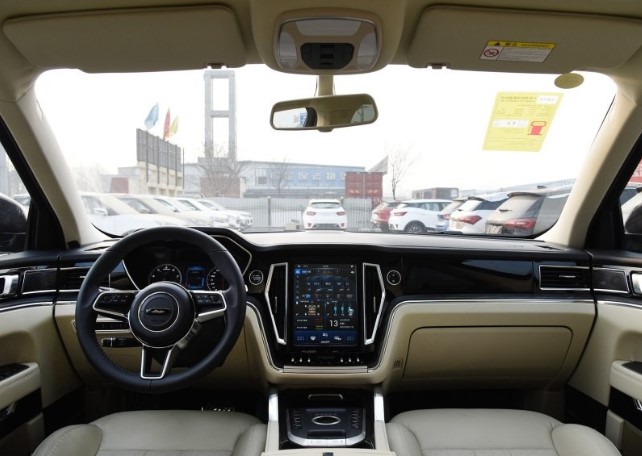 Giá lăn bánh xe Trung Zotye Z8 2019 bản mới nhất tại Việt Nam - Ảnh 1.
