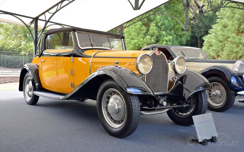 Bugatti Type 49 Touring (năm 1931) Bugatti Type 49 Touring (năm 1931).