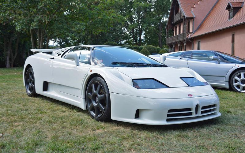 Bugatti EB 110 (năm 1991) Bugatti EB 110 (năm 1991).