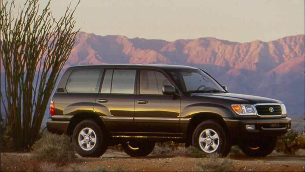 Suốt 68 năm tồn tại, Toyota Land Cruiser đã thay đổi như thế nào? 13 Suốt 68 năm tồn tại, Toyota Land Cruiser đã thay đổi như thế nào? a13