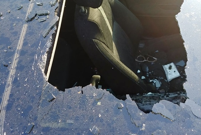 Honda Civic phát nổ đưới trời nắng, nguyên nhân từ chai dầu gội khô a2