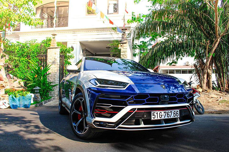 Lamborghini Urus của Minh Nhựa mang diện mạo mới khi xuất hiện tại Sài Gòn.