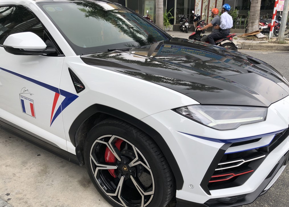 Lamborghini Urus của Minh Nhựa lột xác trước đám cưới con gái với gói độ cao cấp Mansory.