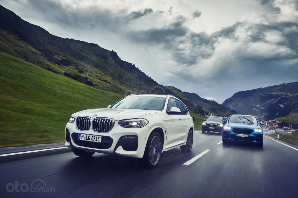 BMW X1 2019 facelift bổ sung công nghệ, chốt giá từ 829 triệu đồng
