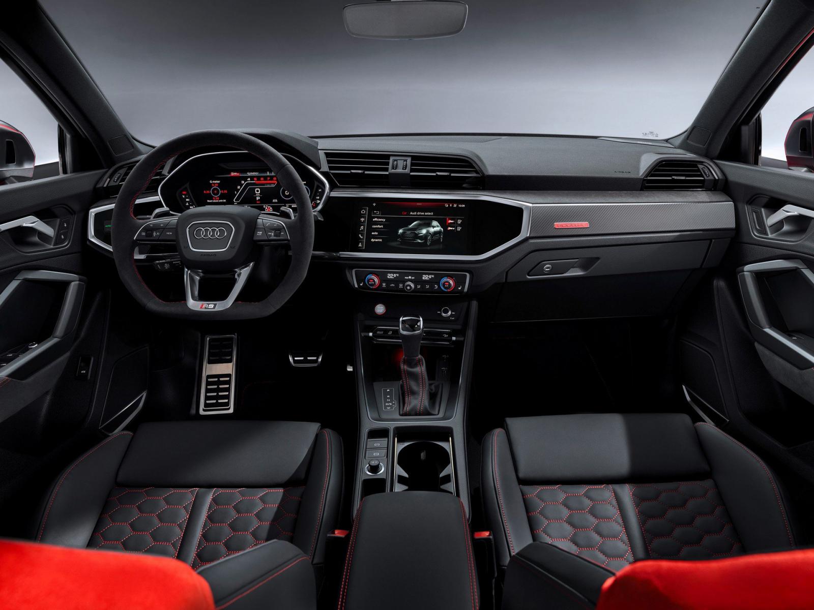 Không gian nội thất của Audi RS Q3 và RS Q3 Sportback.