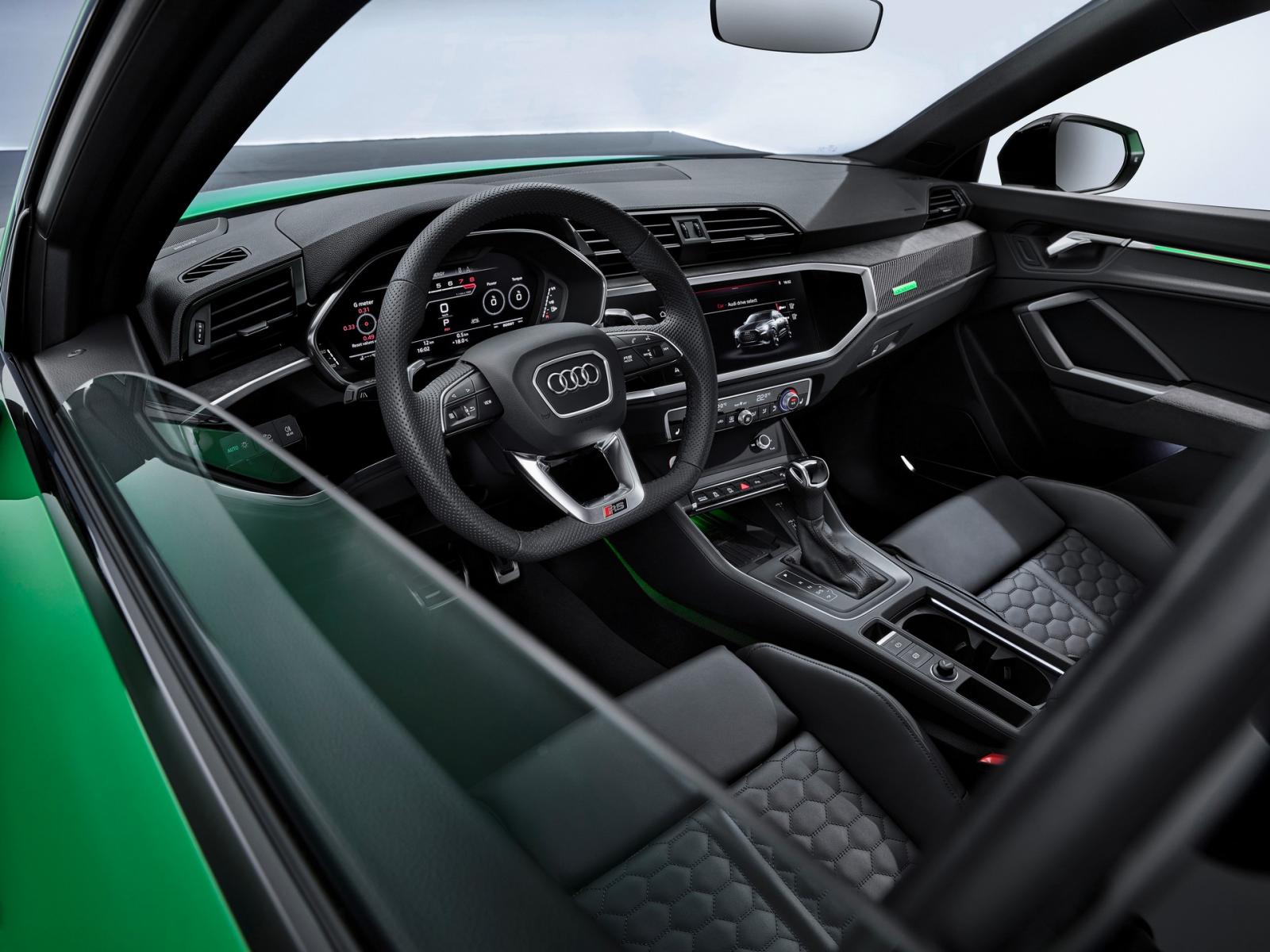 Không gian nội thất Audi RS Q3 và RS Q3 Sportback.