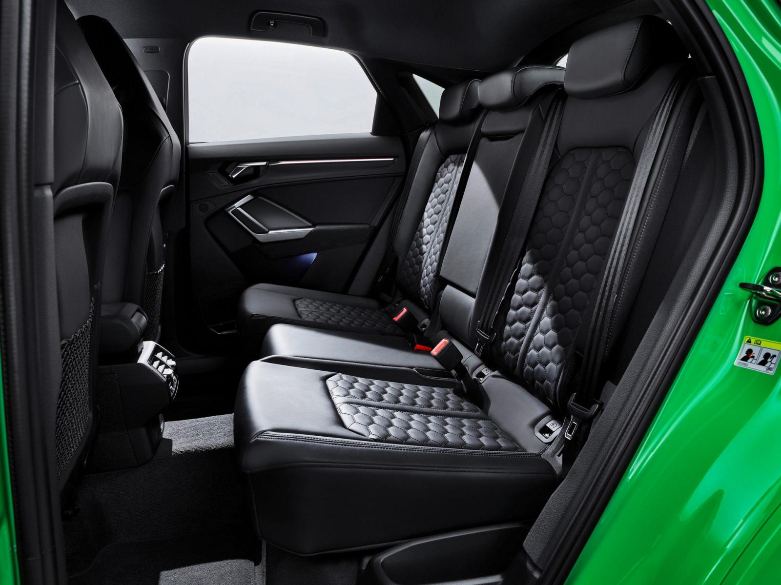 Không gian nội thất Audi RS Q3 và RS Q3 Sportback.