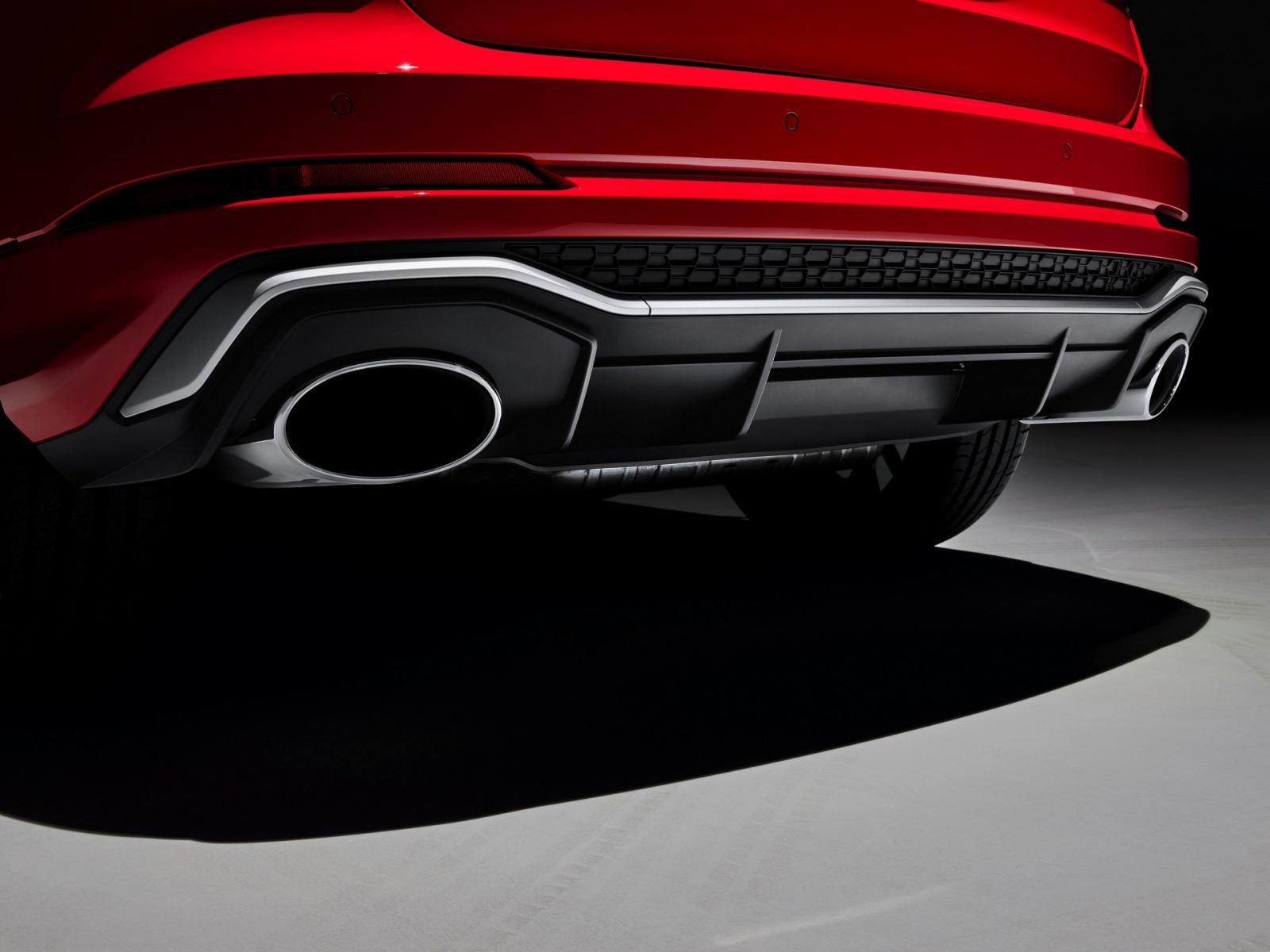  Bộ ống xả kép hình bầu dục của Audi RS Q3 và RS Q3 Sportback.