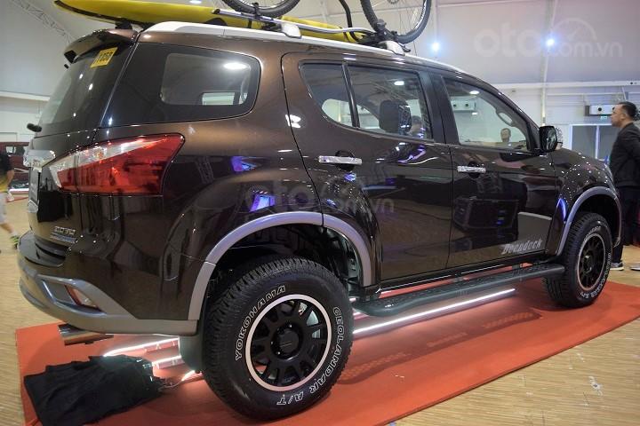 Isuzu MU-X Boondock hầm hố