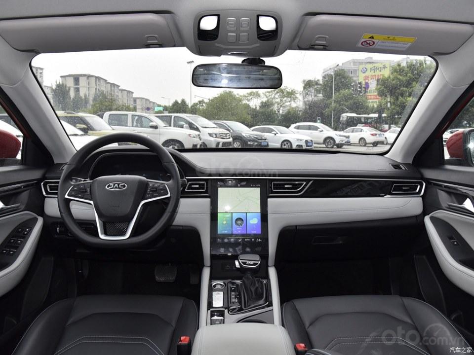 Xe Volkswagen Trung Quốc JAC Refine A5 có nội thất tao nhã nhưng tiện nghi