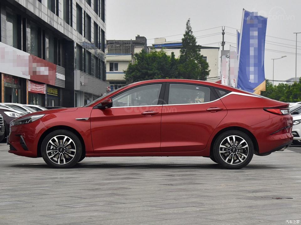 Xe Volkswagen Trung Quốc JAC Refine A5 bắt mắt