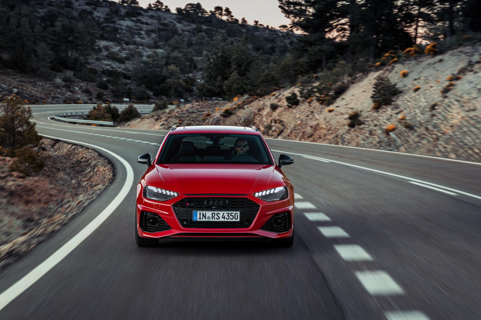 Audi RS4 Avant 2020 ra mắt với ngoại hình hầm hố hơn.