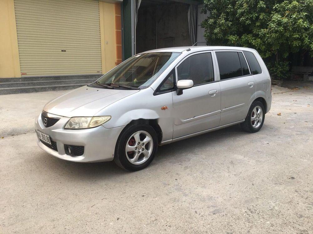 Xe Mazda Premacy sản xuất 2004, màu bạc còn mới