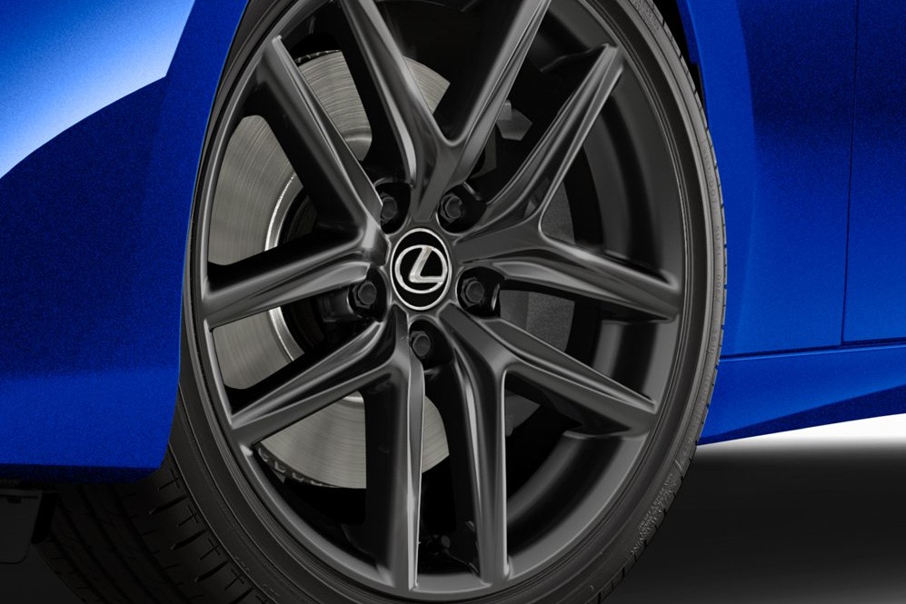 Lexus IS F Sport 2020 Blackline Special Edition sở hữu bộ mâm F Sport 18 inch.