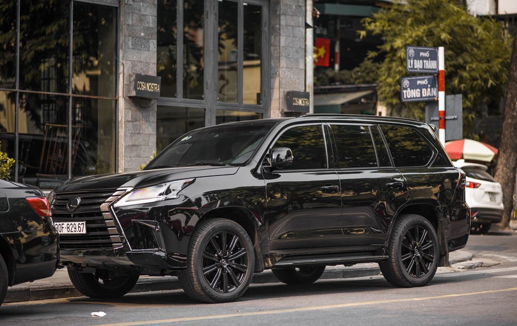 Cận cảnh Lexus LX 570 Inspiration "có một không hai" tại Việt Nam 16 Cận cảnh Lexus LX 570 Inspiration "có một không hai" tại Việt Nam a16