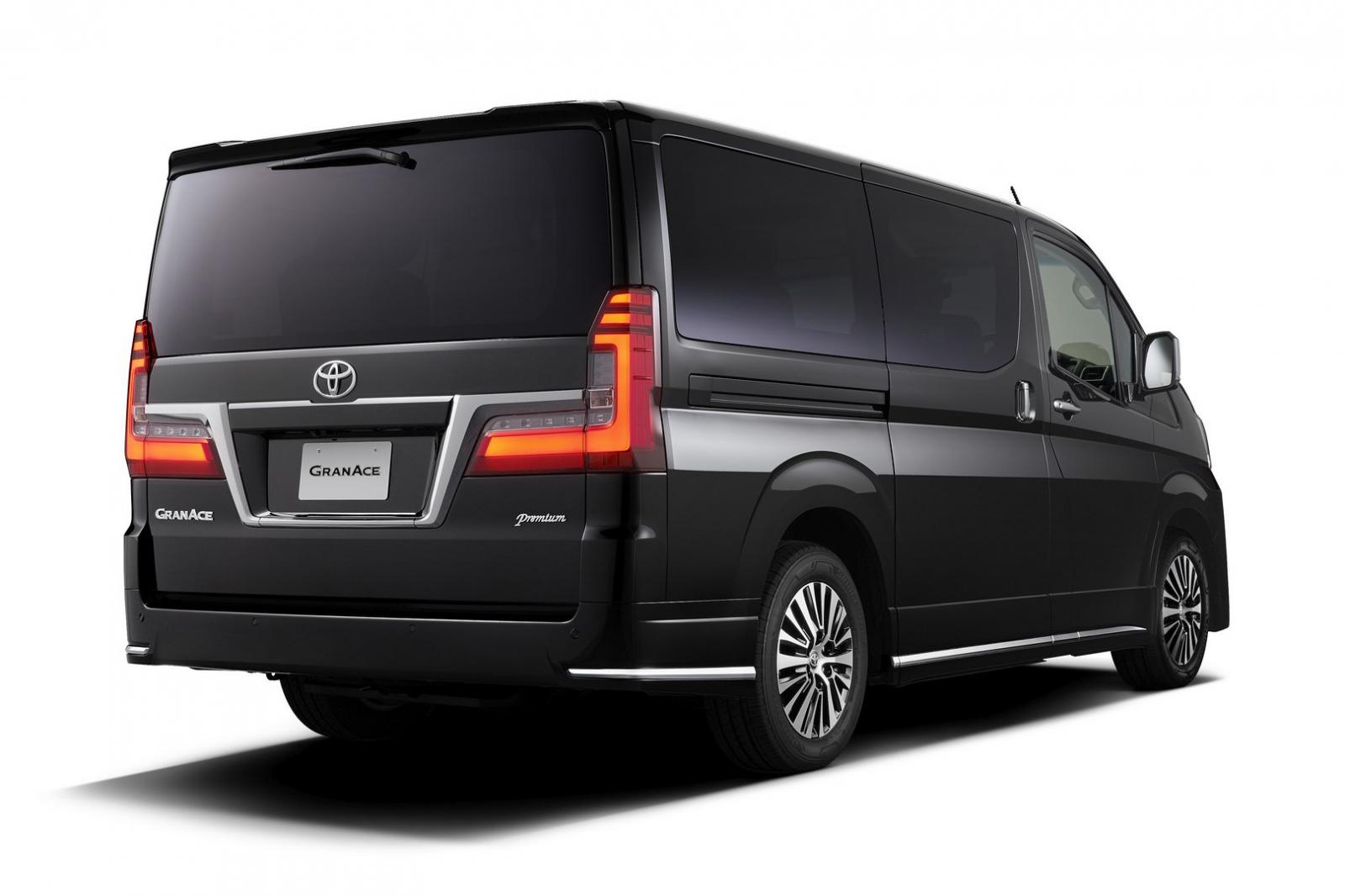 Toyota GranAce 2020 là mẫu MPV hạng sang mới của Toyota.