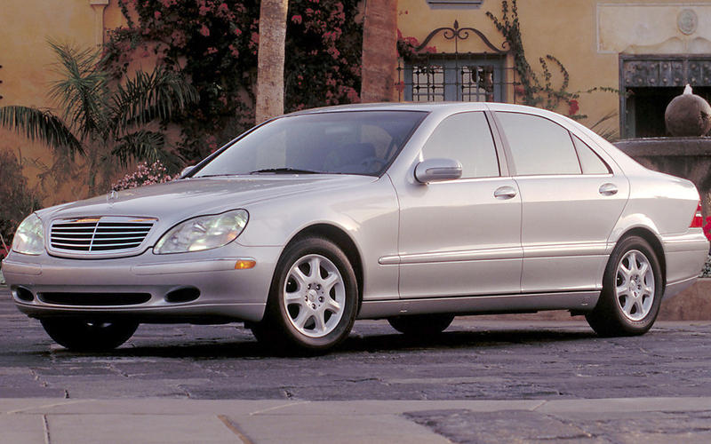 HỆ THỐNG KIỂM SOÁT HÀNH TRÌNH THÍCH ỨNG: Mercedes-Benz S-Class (1998).