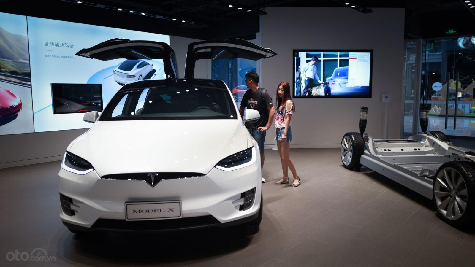 Tesla sản xuất tại Thượng Hải tránh thuế nhập từ Mỹ