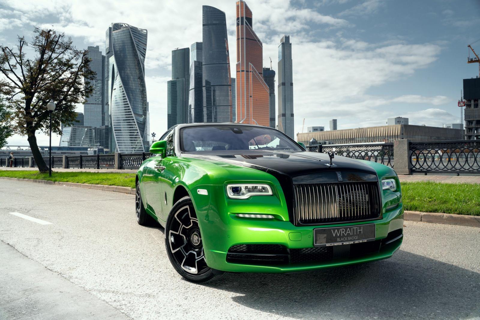 ROLLSROYCE WRAITH BLACK BADGE IN LIME ROCK GREEN ONE OF THE NEON NIGHTS  PAINT TRILOGY