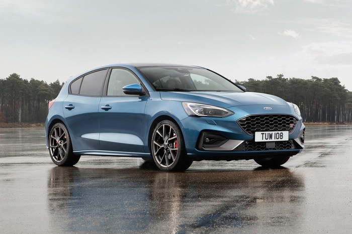 Xe gia đình cỡ nhỏ tốt nhất, đáng sở hữu nhất năm 2019 - Ford Focus.