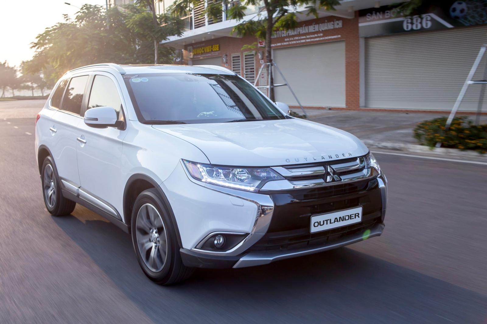 Mitsubishi Outlander giảm giá mạnh nhưng doanh số không cao Mitsubishi Outlander giảm mạnh
