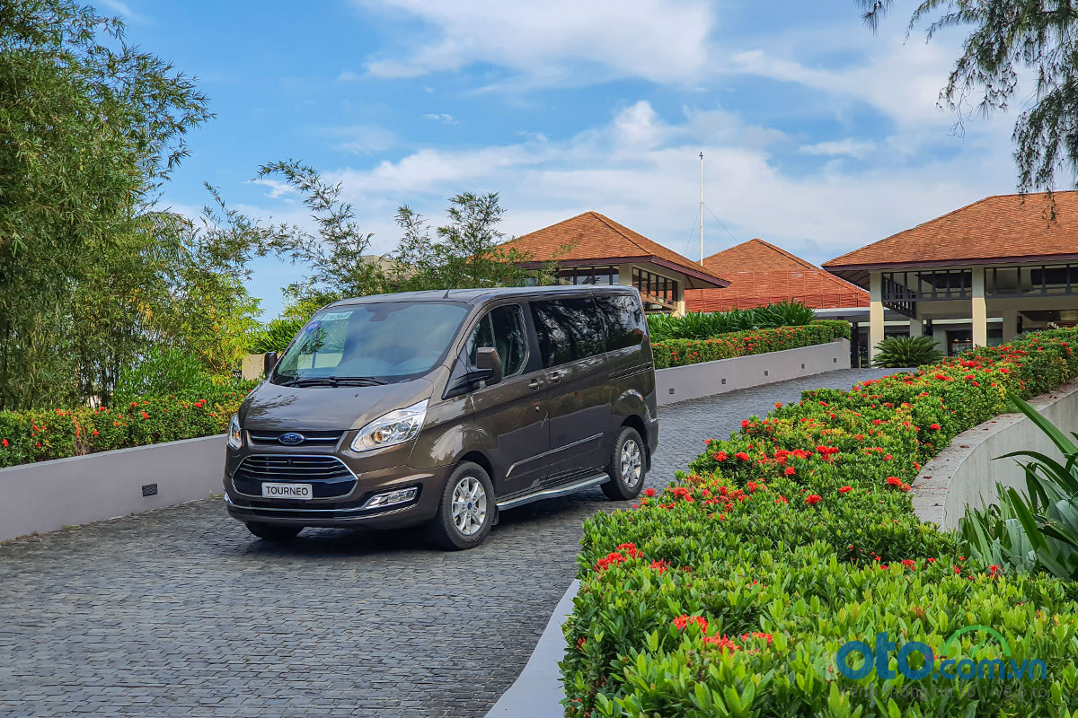 Đánh giá xe Ford Tourneo 2019: Hành trình trải nghiệm Đà Nẵng - Lăng Cô 2.