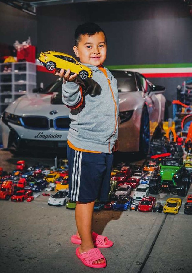 Cậu bé người Việt sở hữu bộ sưu tập mô hình siêu xe giá trị khủng đến đại gia cũng khó kiếm a3