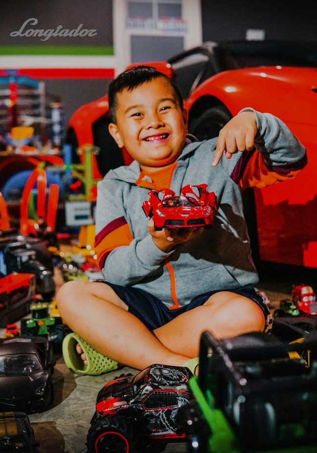 Cậu bé người Việt sở hữu bộ sưu tập mô hình siêu xe giá trị khủng đến đại gia cũng khó kiếm a2