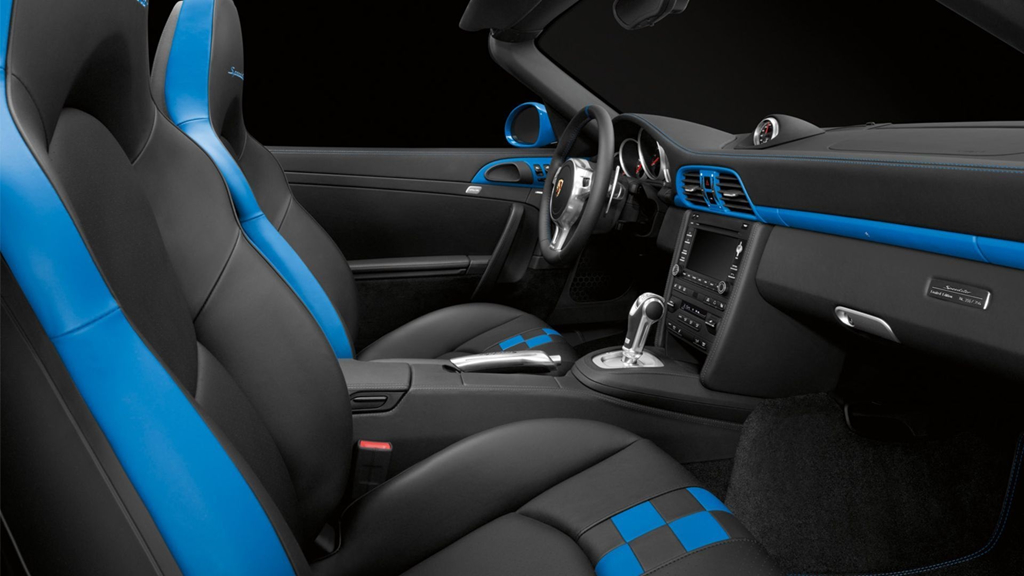 Khe gió sơn màu của Porsche 911.