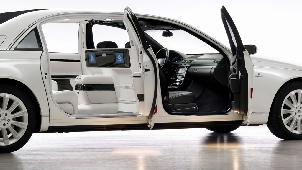 Nội thất đá hoa cương trên Mercedes-Maybach.