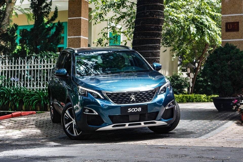 Giá lăn bánh xe Peugeot 5008 2019 sau khi bổ sung màu mới a1