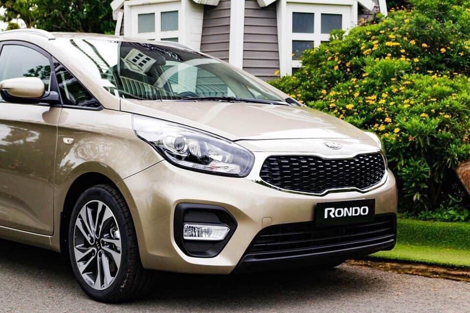 Phần đầu của Kia Rondo 2019 mang lại cảm nhận hiện đại và trẻ trung 1