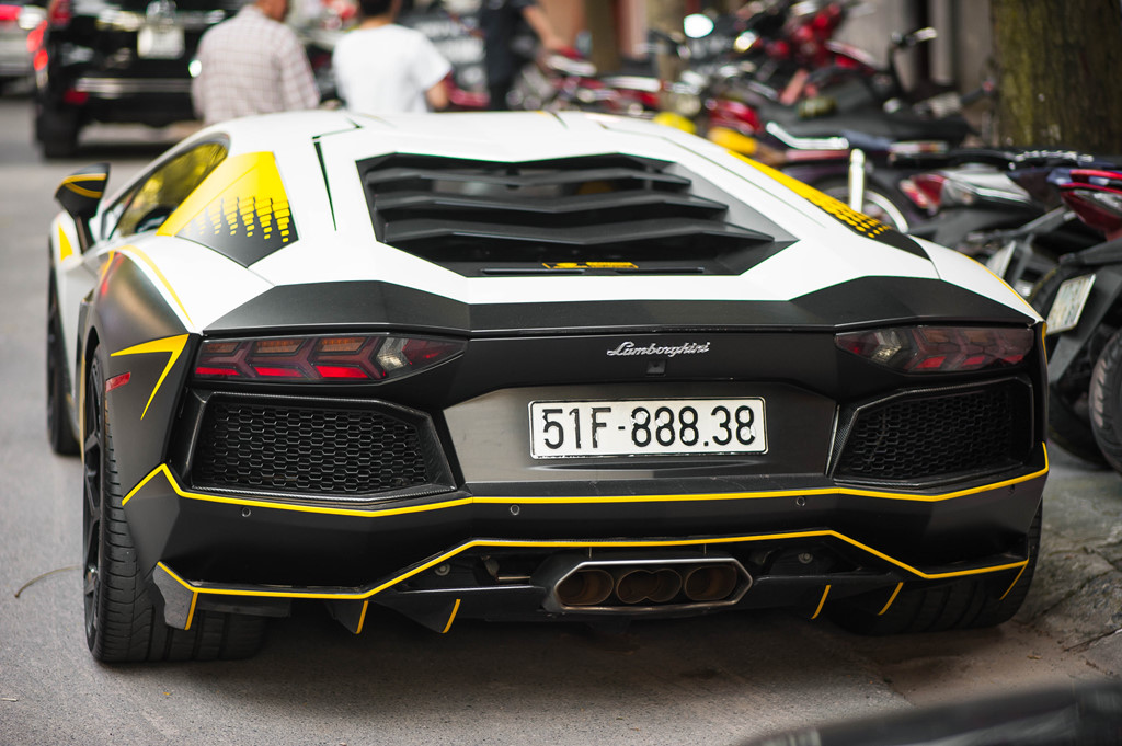 Bản độ Lamborghini Aventador đầu tiên tại Việt Nam dám thay đổi ống xả 12 Bản độ Lamborghini Aventador đầu tiên tại Việt Nam dám thay đổi ống xả a12