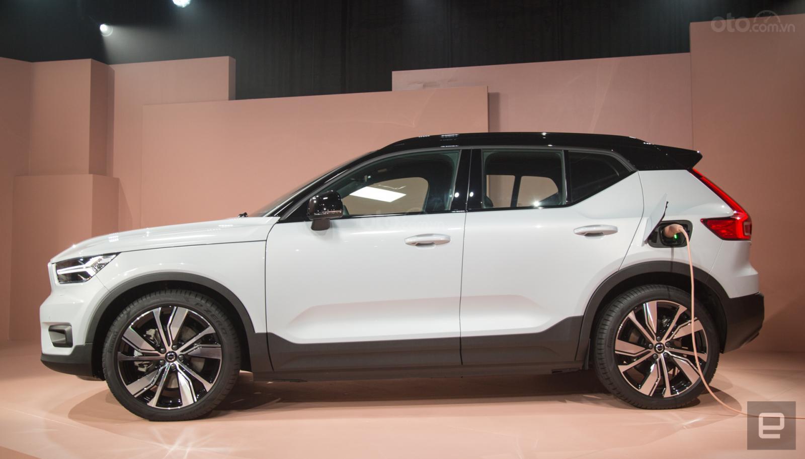 Volvo XC40 Recharge chạy điện hoàn toàn