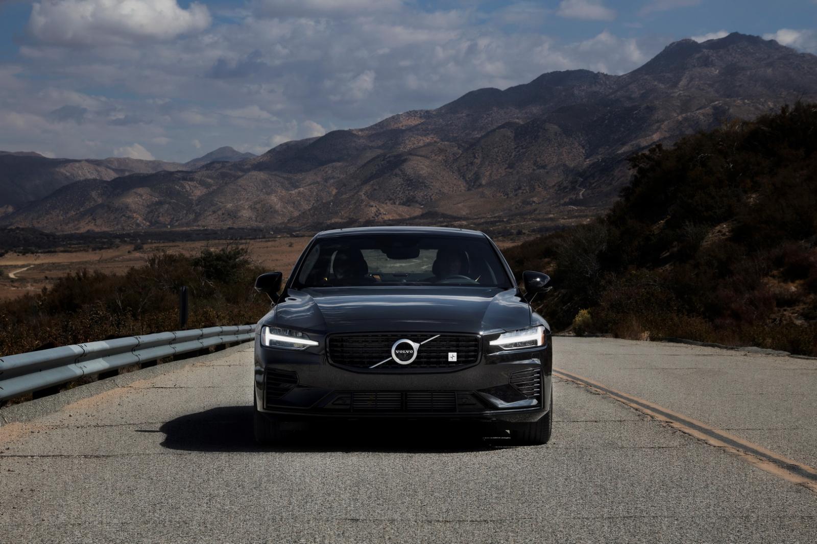 Volvo S60 Polestar Engineered có giá từ 56.105 bảng Anh.